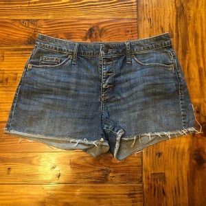 Women’s jean shorts 6/28R